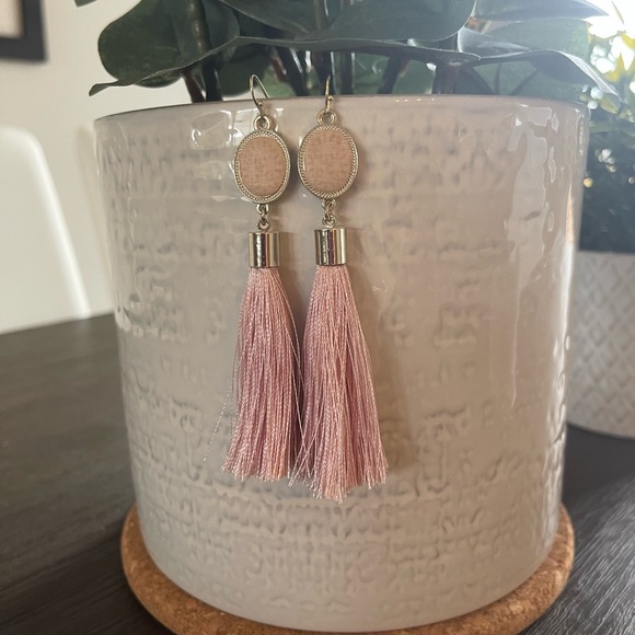 🩷✨ Pink tinsel earrings ✨🩷 - Picture 1 of 4